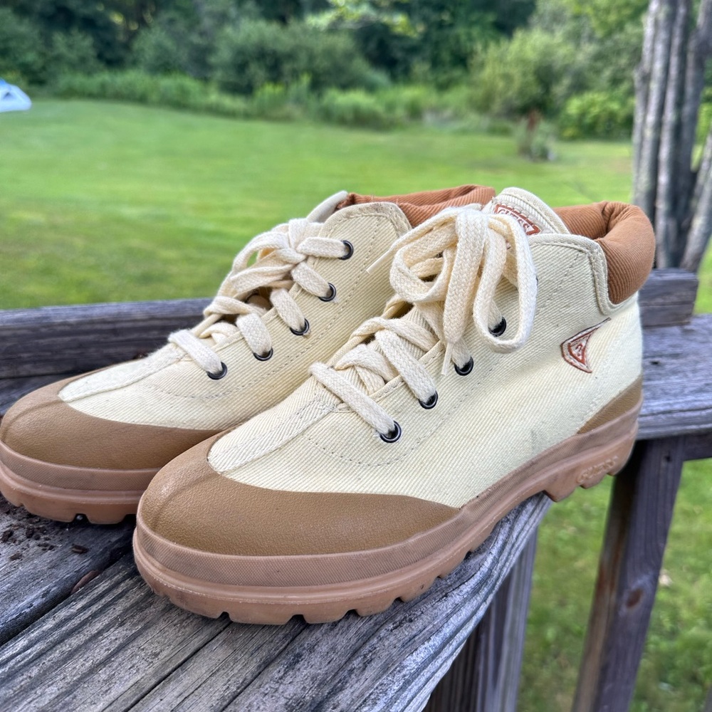 Vintage 90s Guess sneakers
